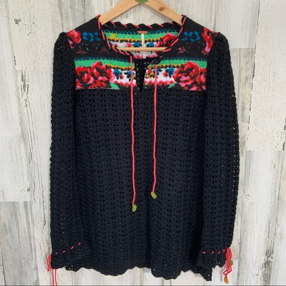 FREE PEOPLE Black Crocheted Tunic Sweater Size SP